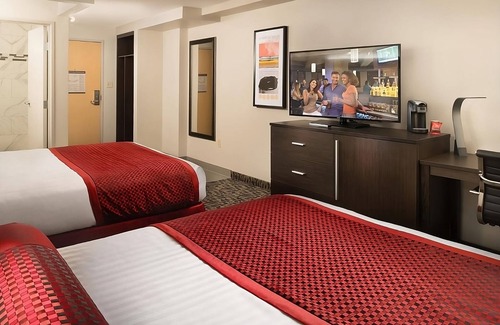 Gateway District Hotel | Las Vegas Escape! 3 Great Units, Casino, Pool, Close to High Roller!