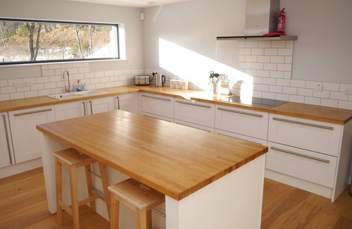 Aberlour Cottage | Laundry Cottage - a house that sleeps 8 guests in 4 bedrooms