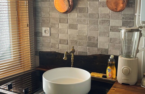 Maze Apartment | Laundry