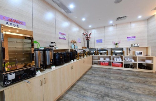 Huiyang Hotel | Lavande Hotel Huizhou High-speed Railway South Station Wanlian Square