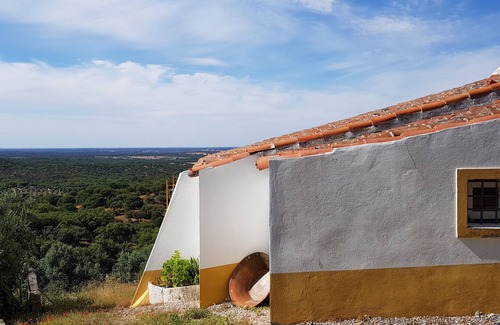 Evoramonte Cottage | Lavender Cottage set in the Quinta de Evoramonte