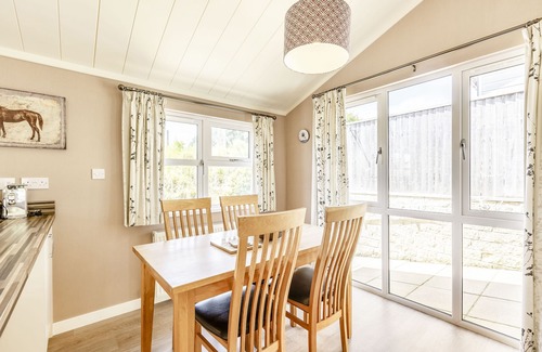 Charlton Horethorne Cottage | LAVENDER LODGE, pet friendly, with a garden in Charlton Horethorne