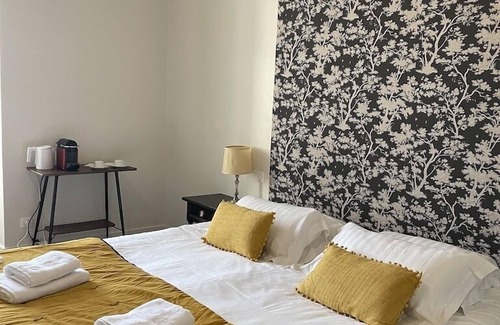 Bouchemaine Bed & Breakfast | Lavishly decorated double room at Château Le Fresne