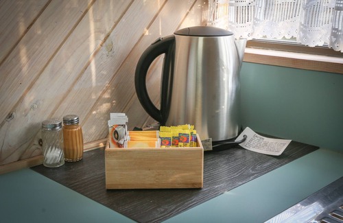 Lakes Entrance Apartment | Lazy Acre Log Cabins