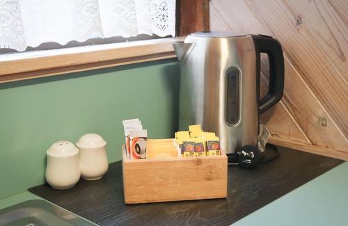 Lakes Entrance Apartment | Lazy Acre Log Cabins