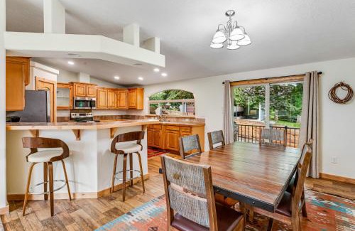 Lakeside House | Lazy K on Peaceful Bay - Ranch House