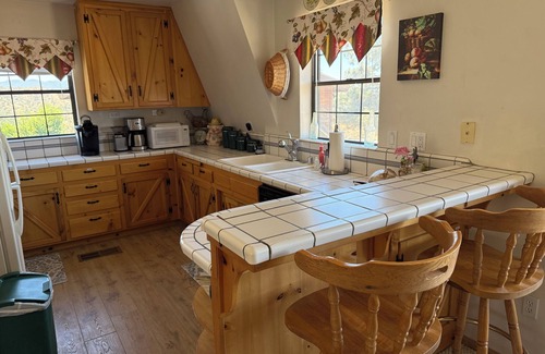 Weldon Cabin | Lazy Pine Ranch-Quiet or Outdoor Adventure Getaway that includes Wi-Fi and AC