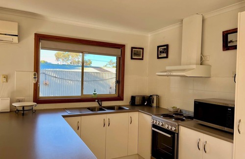 Waterhouse Villa | Lazy Sails Port - Pets welcome outside , WiFi