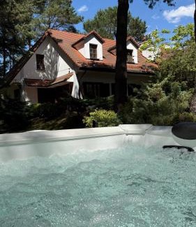 Konstancin-Jeziorna Villa | Leśna SPA Willa pod Warszawą Jacuzzi, Sauna, Kominek, Sport & Joga