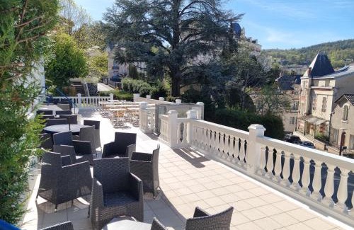 Chatel-Guyon Hotel | Le Bellevue