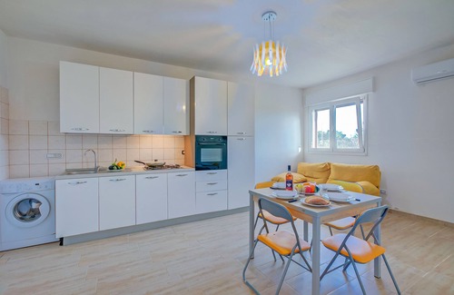 Manduria Apartment | Le Bianche Apt 2 with Garden near The Sea, Manduria, Italy