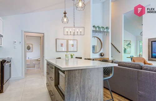 Pont-Rouge Ski Chalet | ⭐ Le Céleste de Portneuf 🪐 Hot tub in the forest ⭐