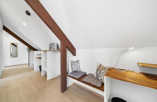 Marey-les-Fussey House | Le Carre Saint Pierre - Chambres d'hôtes