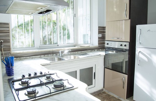 Sidi Dhrif Apartment | Le Centre-Ville: Très Chic Apt avec Jardin @ Marsa