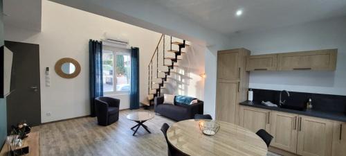 Ruelle-sur-Touvre Apartment | Le Cerf au Bois Dormant