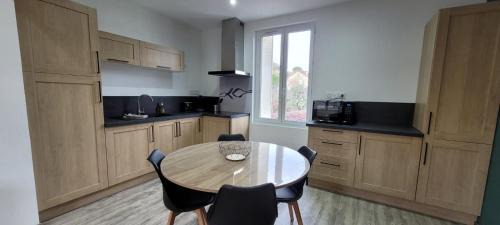 Ruelle-sur-Touvre Apartment | Le Cerf au Bois Dormant