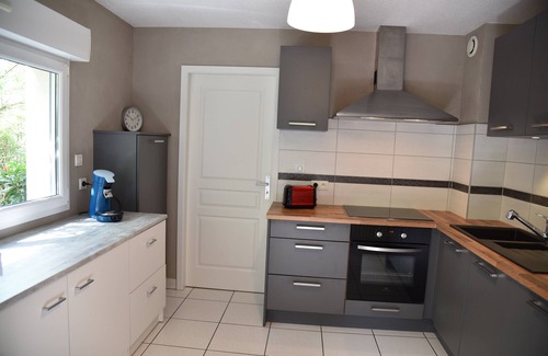 Kaysersberg House | Le Cerisier: superb comfortable property with air-conditioned rooms and garden.