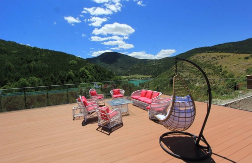 Saint-Andre-les-Alpes House | Le Château de Méouilles, un Lieu Haut de Gamme où Séjourner en Toutes Saisons