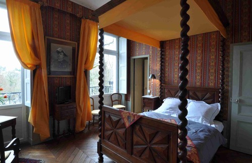 Bures-sur-Yvette Bed & Breakfast | Le Château de la Vierge