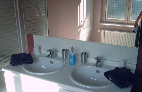 Ypres House | LE CHAT NOIR