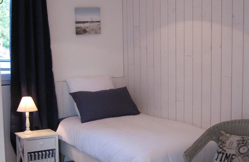 Goven House | Le Clos de la Roche is located 19 kms from Rennes, Malouine Room