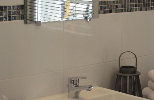 Goven House | Le Clos de la Roche is located 19 kms from Rennes, Malouine Room