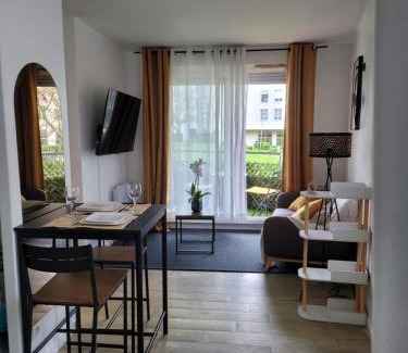 Cergy Apartment | Le Cocon Urbain - Centre-Ville - Proche Gare