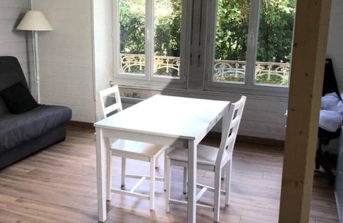 Besancon Apartment | "Le Coeur", Studio Central Refait à Neuf, au Calme