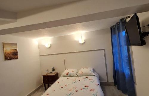 Pont-sur-Yonne Hotel | LE COMMERCE