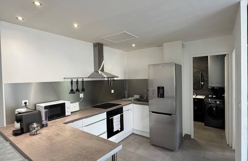 Troyes Apartment | Le Contemporain, 5 minutes from the station and city center