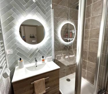 Quartier Administrations Apartment | Le COSY NÎMOIS, charme et terrasse au cœur de Nîmes