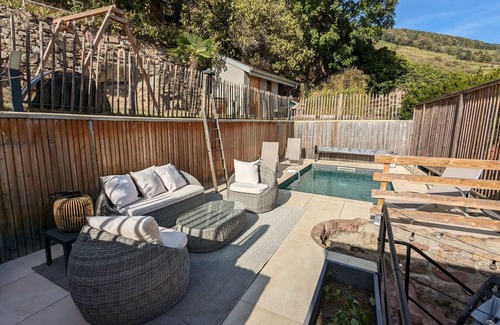 Kaysersberg-Vignoble House | Le Cottage *, 4-bedroom house in the heart of the historic center of Kaysersberg, with parking facilities.