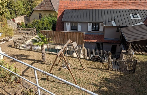 Kaysersberg-Vignoble House | Le Cottage *, 4-bedroom house in the heart of the historic center of Kaysersberg, with parking facilities.