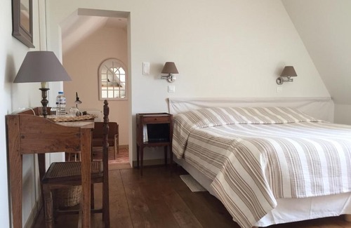 Dragey-Ronthon Bed & Breakfast | Le Domaine de Belleville