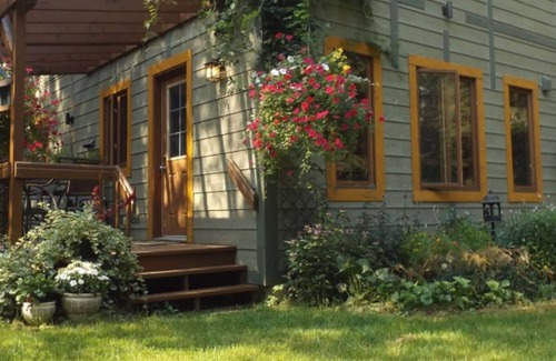 Frampton Ski Chalet | Le Domaine de l'Étang, Traditional Chalet: 4 adults and 2 children