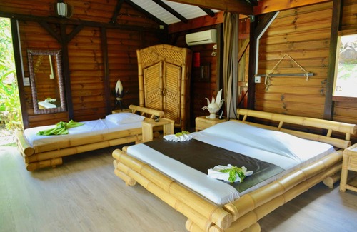 Mahaut Cabin | Le Domaine Du Rocher Noir