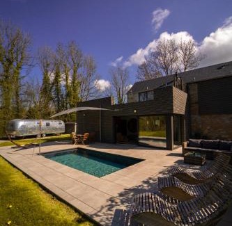 Fays Apartment | Le Fermage - logement avec piscine, sauna et jacuzzi