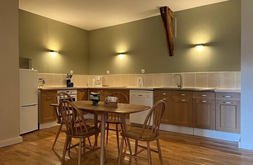 La Celle-Guenand House | Le Gîte du Jardinier - Un Gîte Accueillant Dans L'enceinte D'un Château !