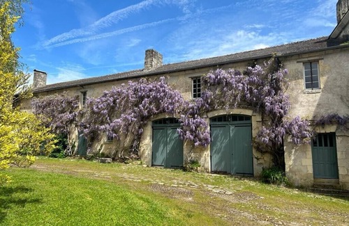 La Celle-Guenand House | Le Gîte du Jardinier - Un Gîte Accueillant Dans L'enceinte D'un Château !