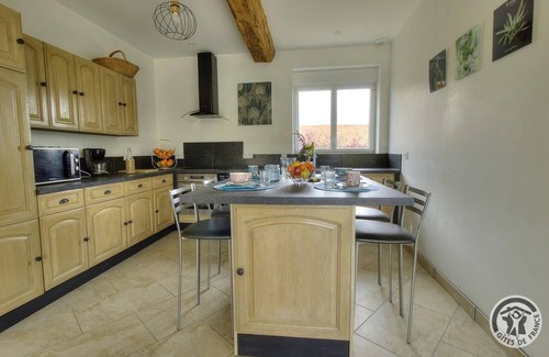 Saint-Julien-sur-Bibost House | Le Gîte Charmille - Saint Julien SUR Bibost