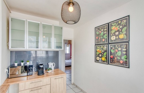 Parilly Apartment | Le Grand Voyageur - 3 chambres - Parking privé - Métro