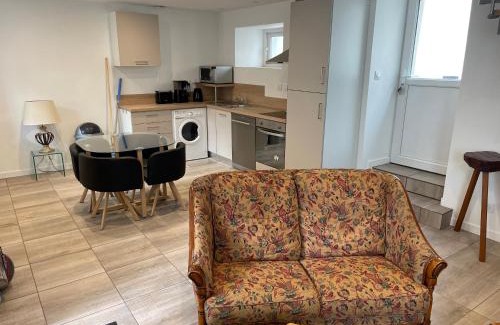 Lampaul-Guimiliau House | Le grenier à grains - Lampaul-Guimiliau