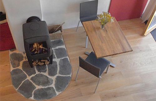 Queyrieres Apartment | le Henry