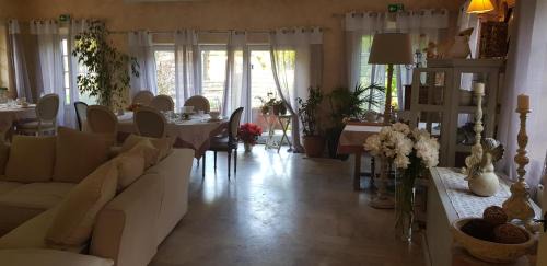 Saint-Jean-aux-Bois Bed & Breakfast | Le jardin de Saint Jean