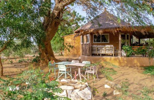 Yenne Tode Other | Le Lodge des papillons - Case Union