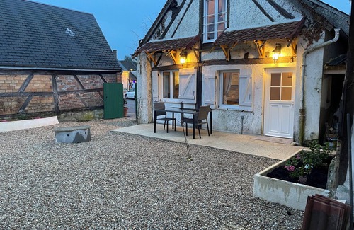 Nancay House | Le logis des Glycines (6 adults 2 children) in the heart of the village of Nançay en Sologne