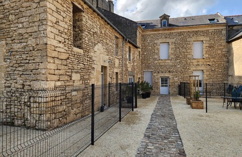 Doue-la-Fontaine Apartment | Le Lumineux 3-Star Gîte for 6 in Doué-la-Fontaine – Near Bioparc Zoo & Vineyards