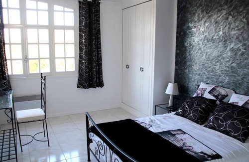 Les Adrets-de-l'Esterel Bed & Breakfast | Le Mas de la Verrerie