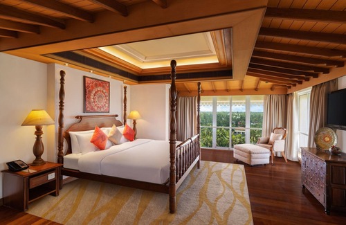 Maradu Hotel | Le Meridien Kochi