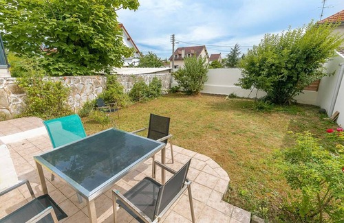 Bourroches House | Le Montrachet - Maison de ville avec jardin -SR Loc